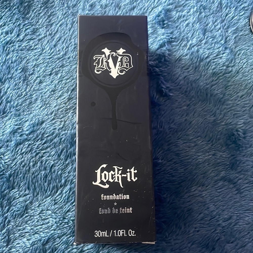 Kat Von D foundation, brand new, never used!